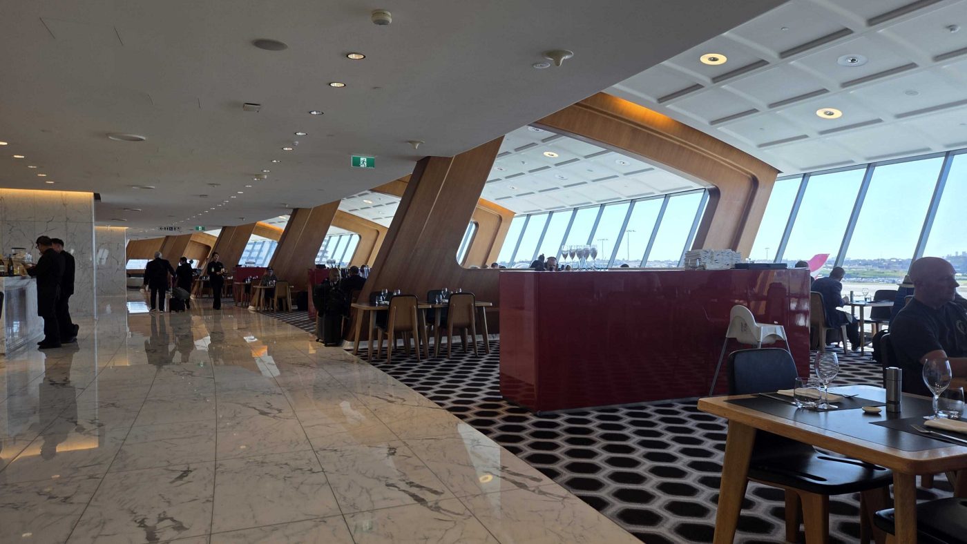Qantas First Lounge in Sydney T1 International Airport