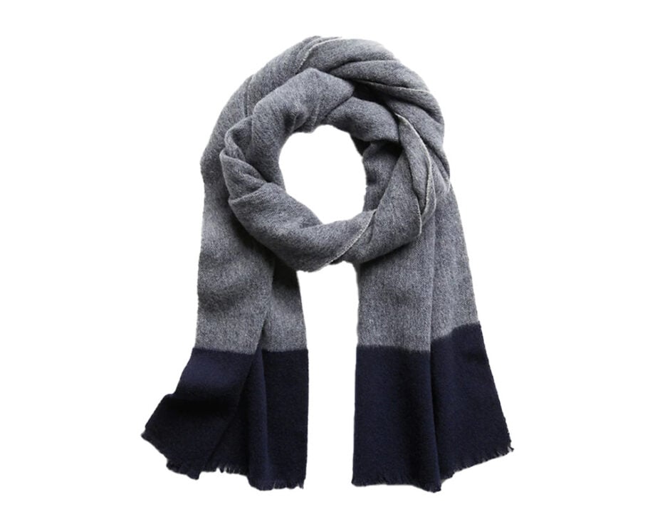 Men's grey/navy scarf: warm, stylish, comfortable.