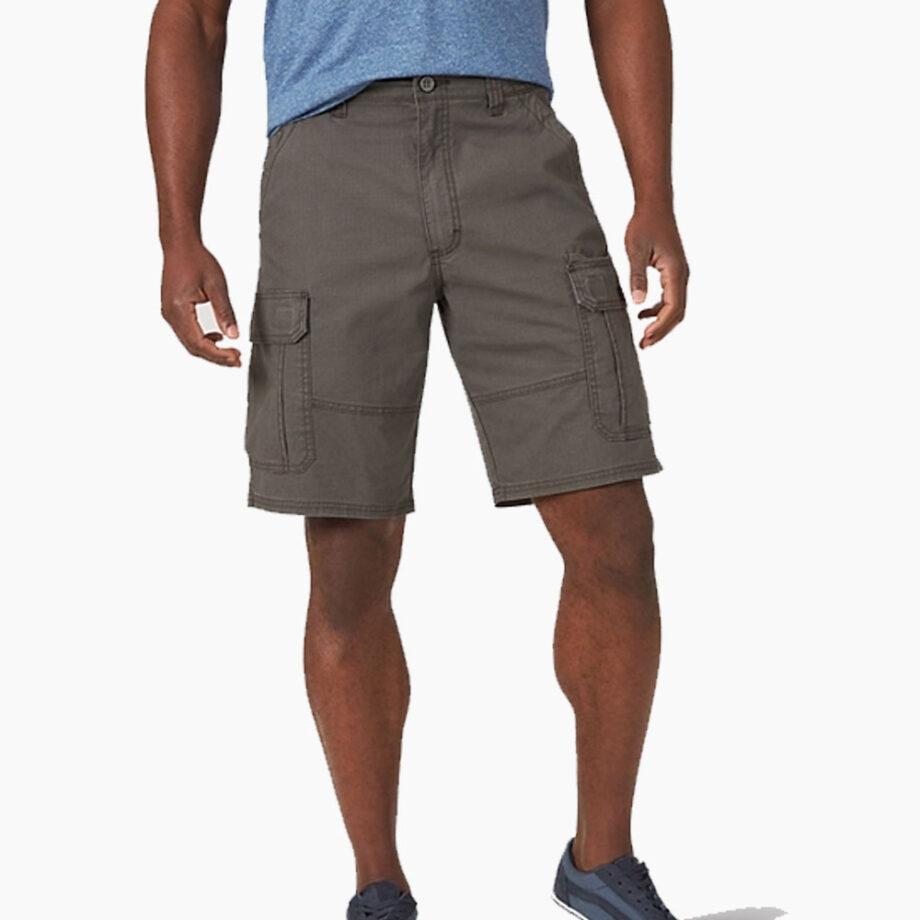 Blue T-shirt, gray cargo shorts and shoes.