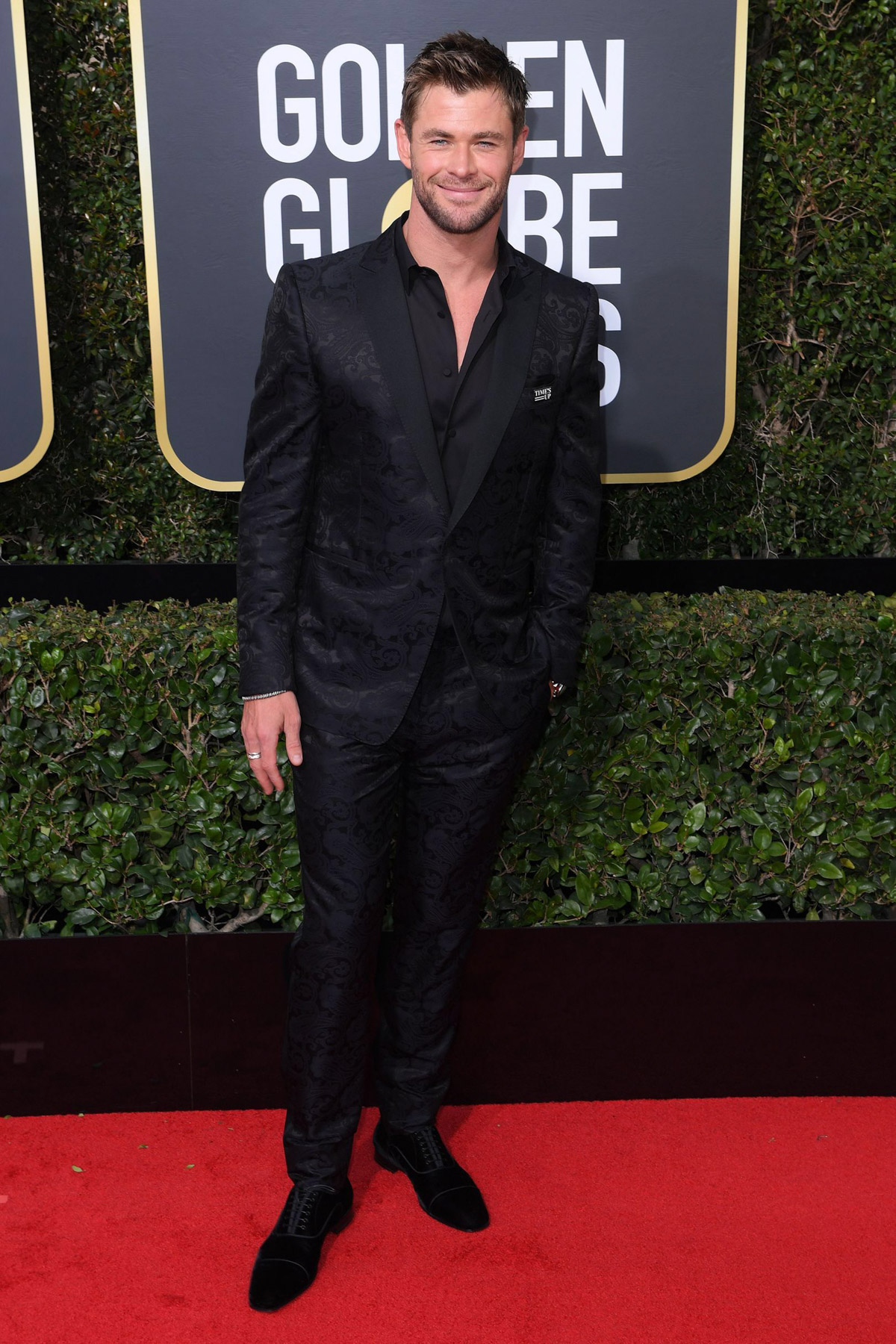 Person channels Hemsworth at Globes.