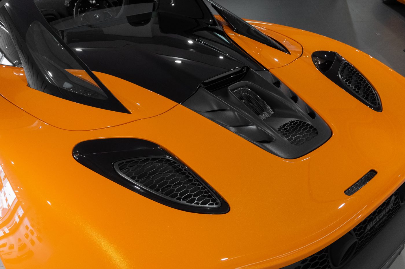 McLaren Artura Spider