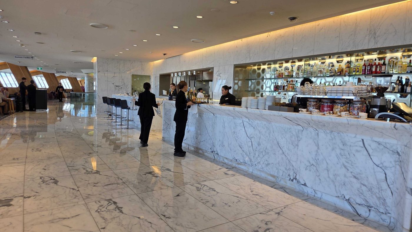 Qantas First Class Lounge Sydney Airport.jpg